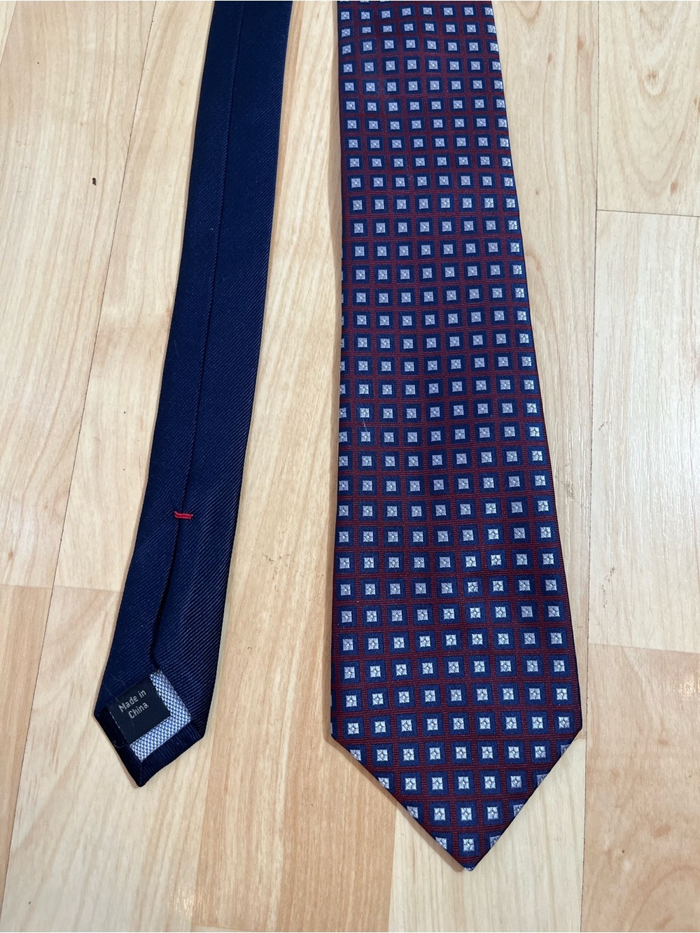 Tommy Hilfiger Red Blue Silver Square Geometric 100% Silk Business Dress Tie